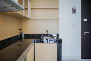 Modern and Tranquil 1BR @ Casa De Parco Apartment By Travelio - Tangerang - 3