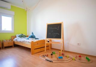 Family apartment with shared garden, 4min to beach - 3