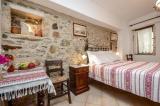 Venetiko Apartments - Naxos Chora - 3
