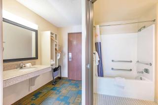 La Quinta by Wyndham El Paso East - El Paso - 6