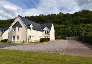 Conaglen, Glenloch View, Fort William 2-Bedroom Loch Side Flat - 0
