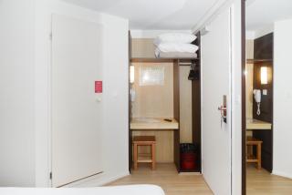 Brit Hotel Essentiel REIMS Taissy - Reims - 1