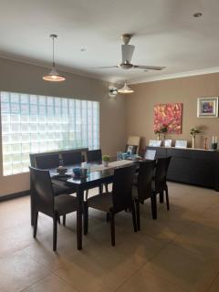 -A- Bakerstreet- Beautiful Two Bedroom Apartment - 1