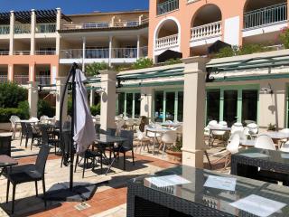 Appartement Premium face à la baie de St-Tropez à 100m de la plage - La Garonnette-Plage - 2