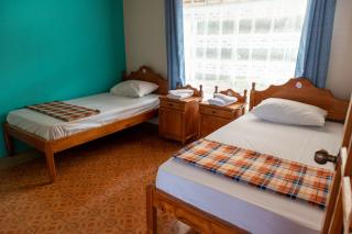 Hostel Bouganvilia Bed and Breakfast - 9