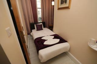 Holland Inn Hotel - 1