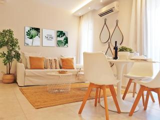 CreteSuites - Urban Villa with Pool - 500m to the Beach - 5
