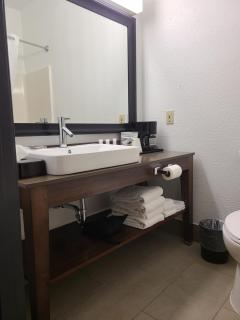 AmericInn by Wyndham, Galesburg, IL - Galesburg - 1
