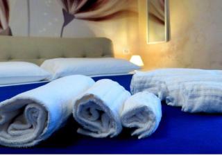 Deluxe rooms and One Chilling jacuzzi Suite Guesthouse - Rome - 1