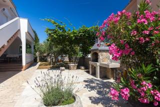 ADRIA-Holiday House with a private pool in Krk - Kornić - 8