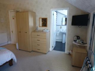 Bryn Derwen Guest House - 9
