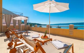 2 Bedroom Nice Apartment In Dugi Rat - Dugi Rat - 9
