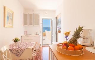 2 Bedroom Nice Apartment In Dugi Rat - 6