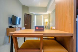 Luxury 1BR Apartment with Golf View at Mustika Golf Residence By Travelio - Bekasi - 2