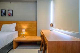 Luxury 1BR Apartment with Golf View at Mustika Golf Residence By Travelio - Bekasi - 6