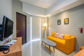 Luxury 1BR Apartment with Golf View at Mustika Golf Residence By Travelio - Bekasi - 3