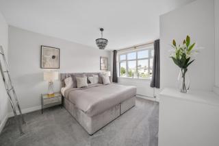 Clarence House-Windsor-Parking-5 bed - Windsor - 6