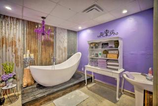 Unique and Bright Apt on Creek with Deck Access! - 1