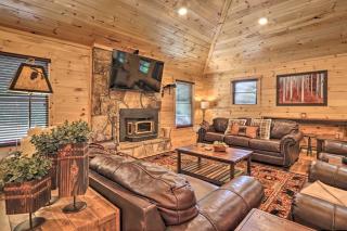 Luxe Cabin with Hot Tub, Theater, Pool Table, Arcade - 5