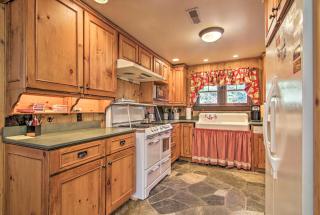 Inviting Lake Tahoe Escape with Yard and Fireplace! - 2