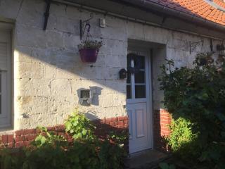 LA GRENOUILLERE- Gîte 9 personnes, 3 chambres, 3 sdb, 3 toilettes, idéal pour séjour court ou étape - 0