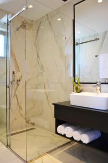 ArtNest Luxury Hotel & Suites - Saranda - 6
