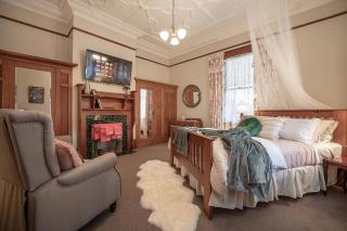 The Fern & Thistle Luxury Accommodation- Drinks, Hotpool, Sauna - Balclutha - 7