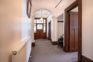 The Fern & Thistle Luxury Accommodation- Drinks, Hotpool, Sauna - Balclutha - 3