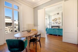 Magnifique appartement avec 3 chambres en Hypercentre - Bordeaux - 2