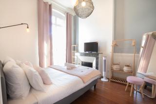 Magnifique appartement avec 3 chambres en Hypercentre - Bordeaux - 3