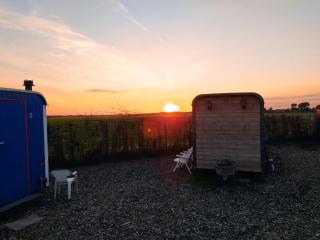 B&B boerderij rust, in pipowagens! - 2
