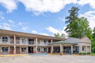Super 8 by Wyndham Gadsden AL - 0