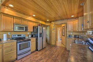 Lodge on 240 Acres with Deck, Grill and Fire Pit! - - 4