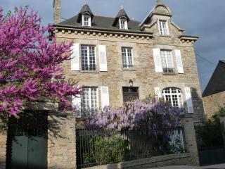 Le 14 St Michel - Josselin - 1