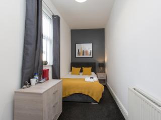 Townhouse @ Newlands Street Stoke - Etruria - 3