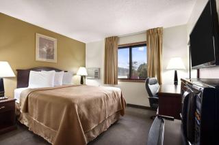 Travelodge by Wyndham La Porte/Michigan City Area - LaPorte - 2