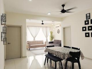 3 Bedrooms FULLY AIRCOND,near MSU , Shah Alam stadium - Shah Alam - 8