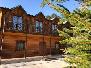 Брусний View House - 3