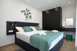 Villa TeSa 1 - heated swimming pool - Okrug Donji - 5
