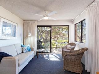 Intrepid 1 3 Intrepid Close Amazing views of Shoal Bay only 100m from the Beach - Shoal Bay - 4