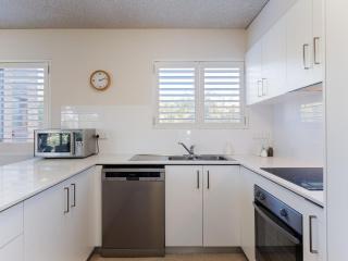 Intrepid 1 3 Intrepid Close Amazing views of Shoal Bay only 100m from the Beach - Shoal Bay - 1