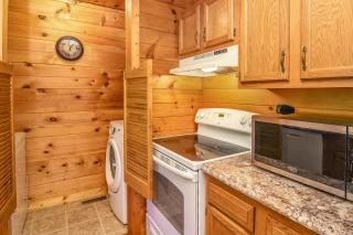 EASY LIVIN - SECLUDED FAMILY LOG CABIN - Sevierville - 4