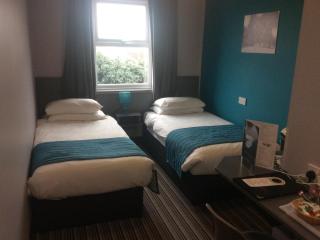 Oyster Fleet Hotel - Canvey Island - 4