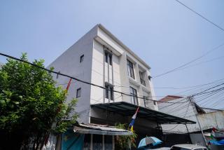 KoolKost near Pasar Baru (Minimum Stay 6 Nights) - Jakarta - 9