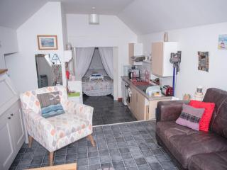 Pew with a View - Seafront Cottages - Sandhaven - 4