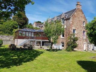 Black Isle Holiday Apartments - 0