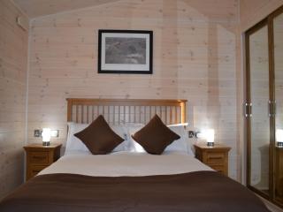 The Chiltern Lodges at Upper Farm Henton - 2