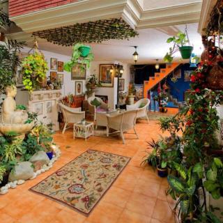 On The House - Bed and Breakfast - 5