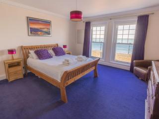 Promenade Apartment with own Beach Hut - 5
