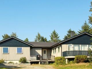 Five-Bedroom Holiday home in Kvenvær - Kvenvær - 9
